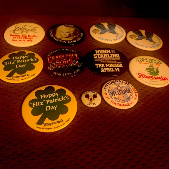 Vintage casino buttons - Picture 1 of 3